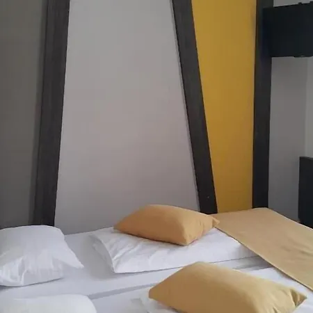 Emonec Hotel 3*