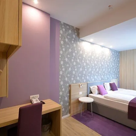Hotel Emonec
