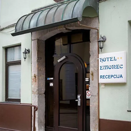 Emonec Hotel 3*