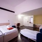Emonec