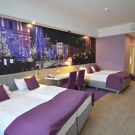 Emonec Hotel 3*