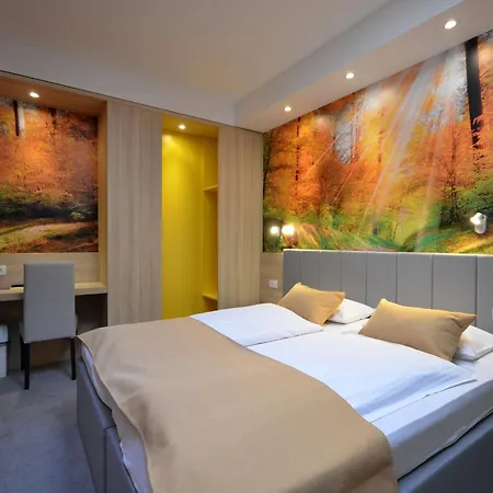 Emonec Hotel 3*