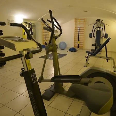 Emonec Hotell