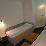 에모넥 3*